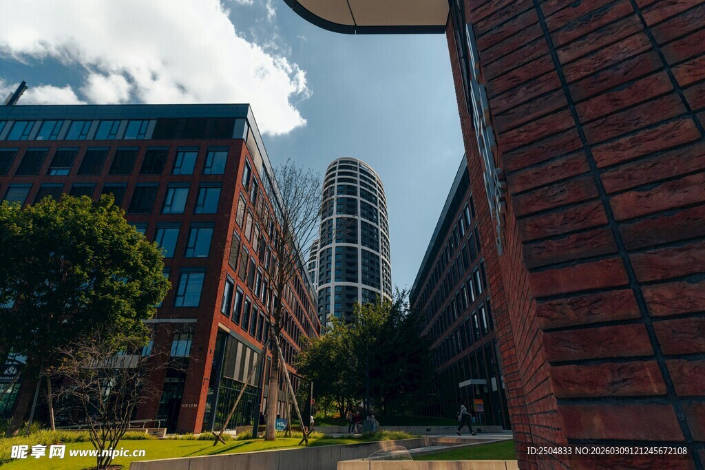 现代城市建筑景观一角