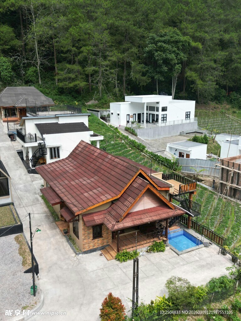 乡村特色建筑与周边景致