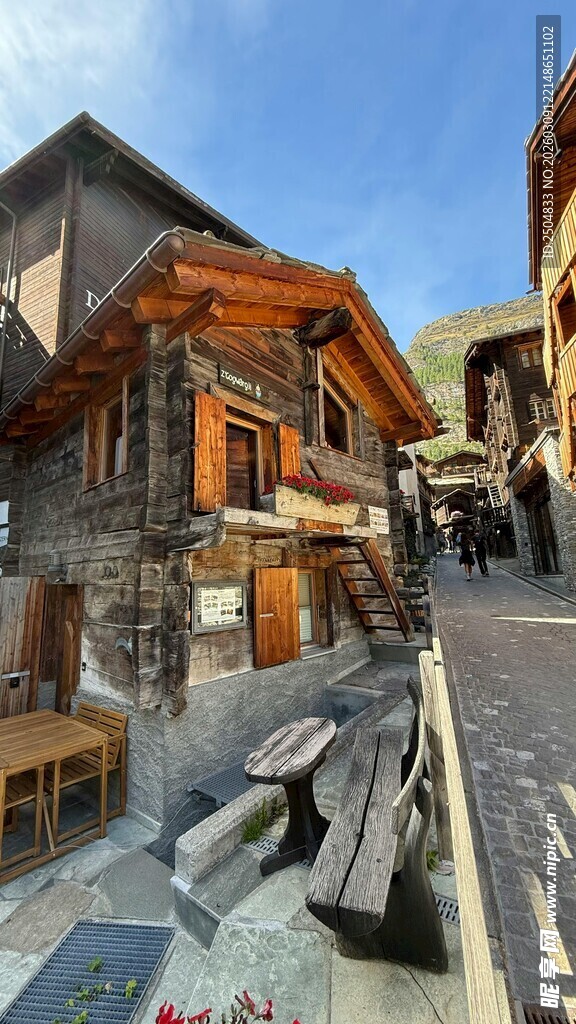 阿尔卑斯风格木屋街道景观