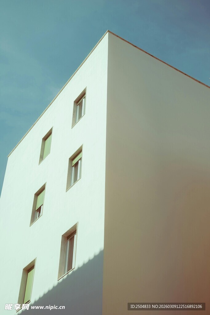 现代简约白色建筑外观