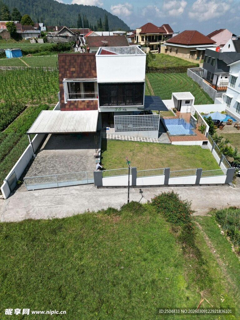 现代风格乡村别墅俯瞰图