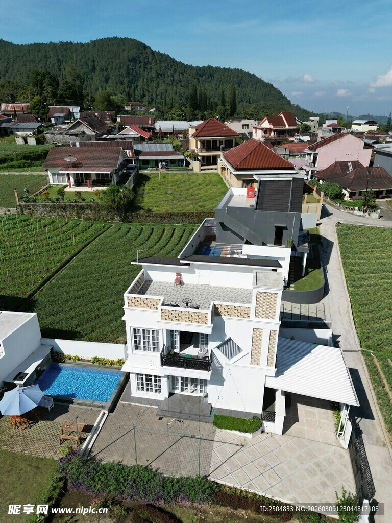 现代别墅与田园风光美景