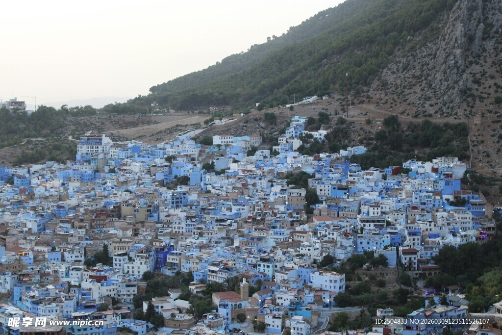 蓝白小镇舍夫沙万美景