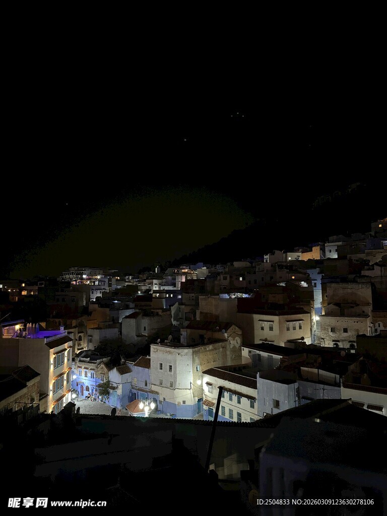 夜晚城镇灯火景观