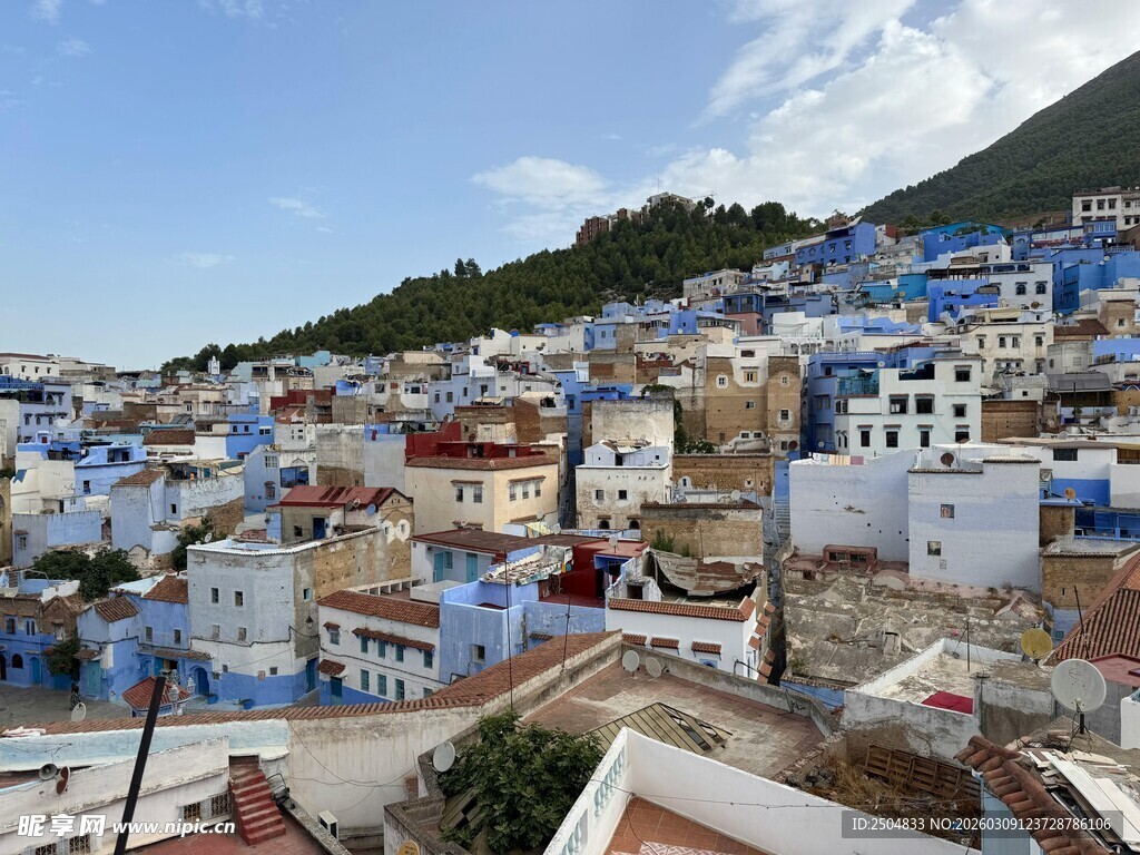 蓝白小镇 梦幻般的建筑景观