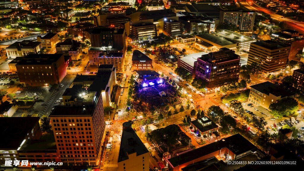 城市璀璨夜景俯瞰图