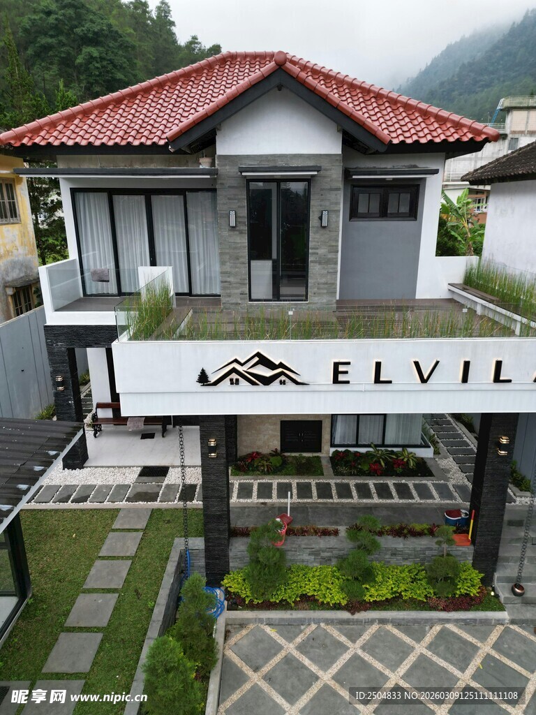 现代风格的EL IL住宅