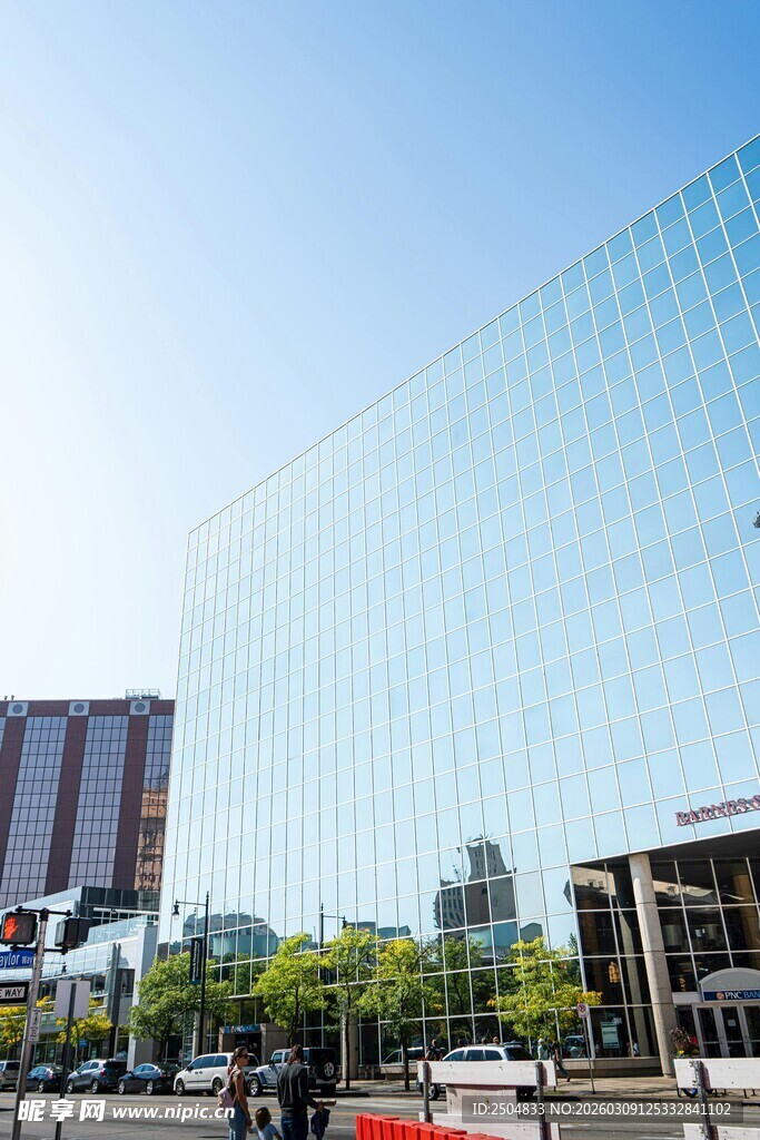 现代玻璃建筑外观景观