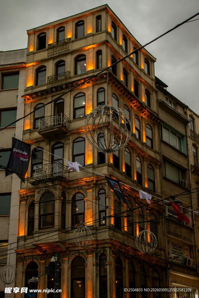 欧式建筑夜景 灯光璀璨