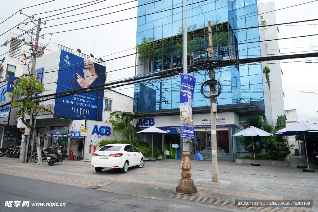 城市街道交通景象