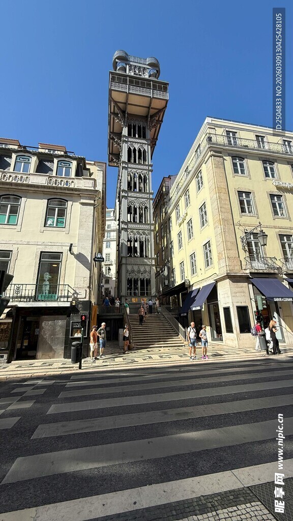 里斯本街头的古老升降机