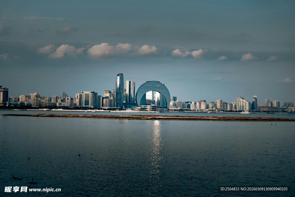 城市滨水天际线景观