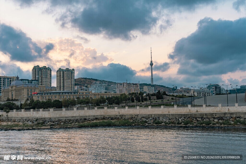 海滨城市黄昏美丽景致