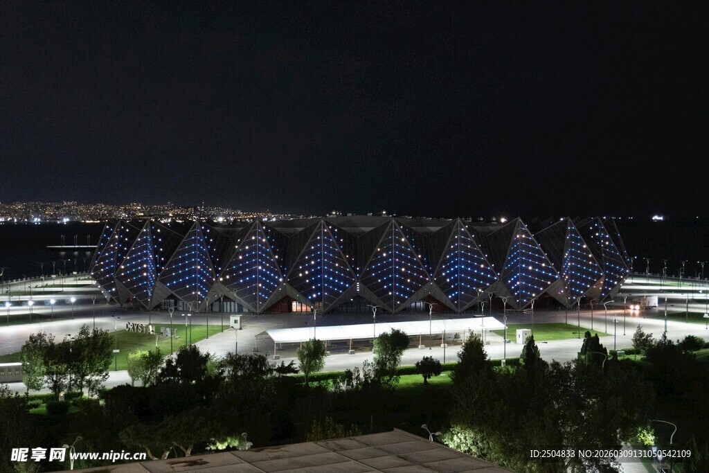 夜晚璀璨的现代建筑群