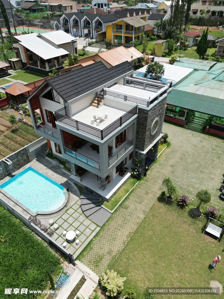 现代别墅带户外泳池景观