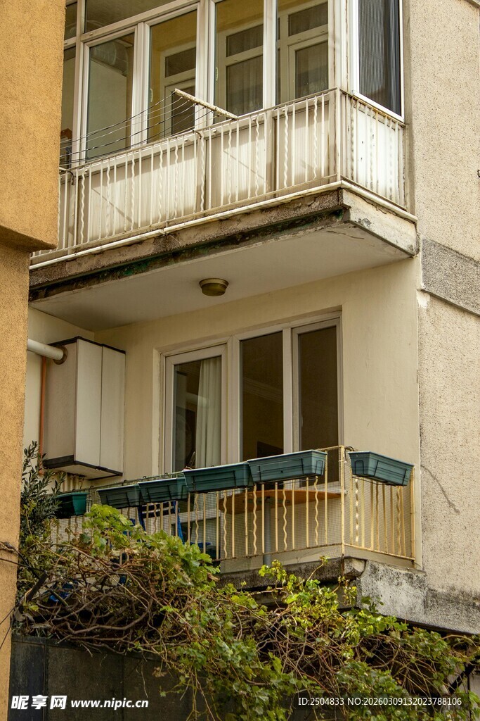 欧式风格带绿植阳台建筑