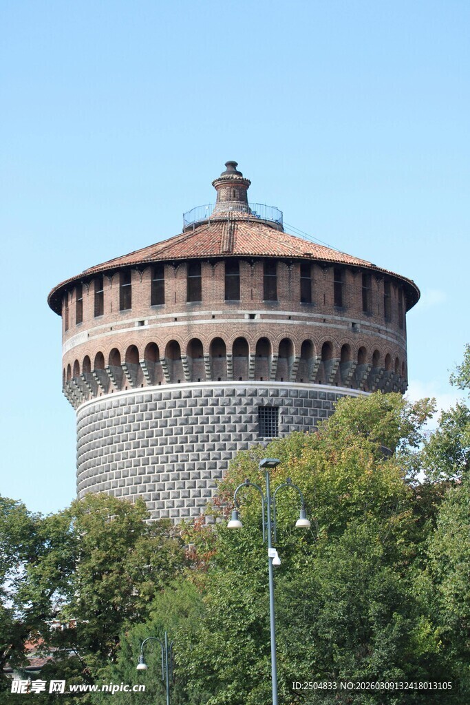 古老圆形塔楼景观