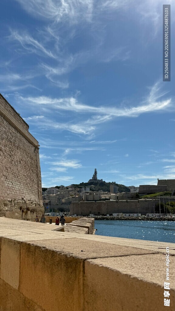 海边古城墙风景