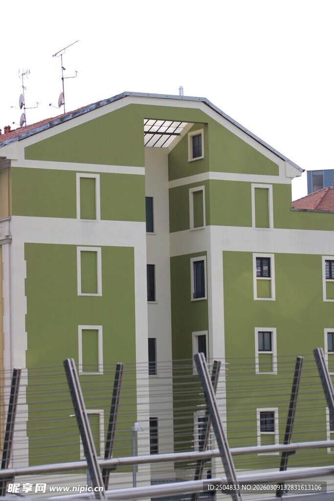 绿色多 居民住宅楼