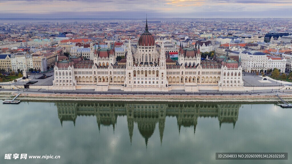布达佩斯议会大厦美丽景致