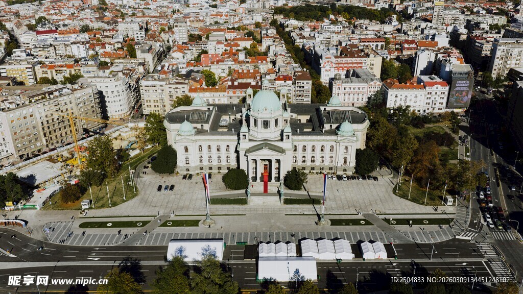 城市中的宏伟建筑景观