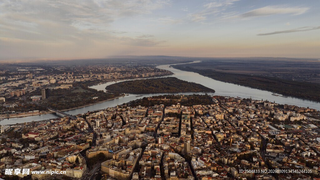 城市全景俯瞰壮丽风光