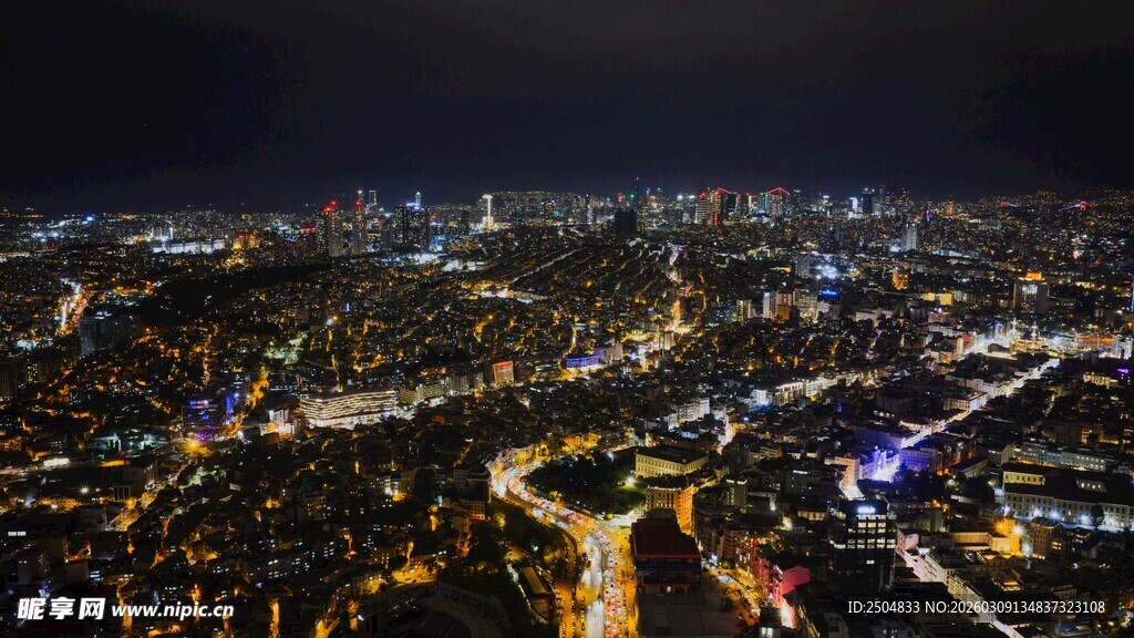 城市璀璨夜景俯瞰图