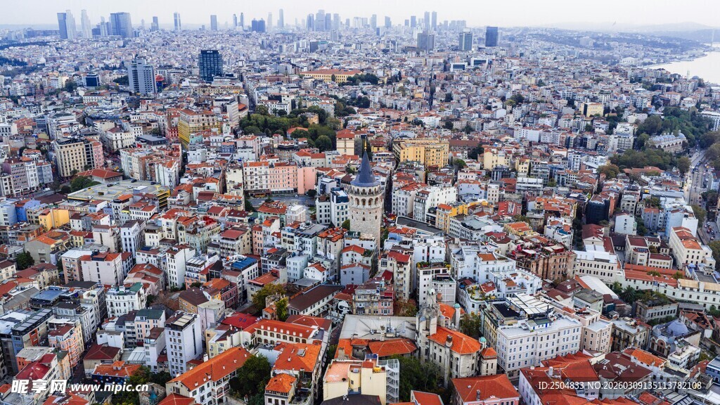 俯瞰多彩城市景观