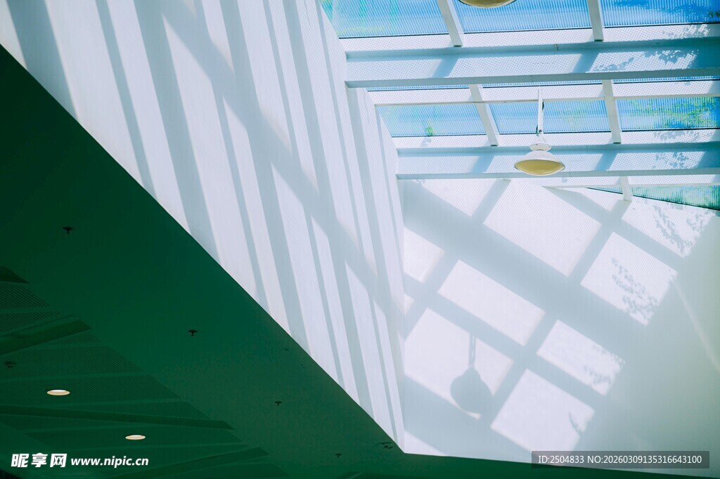 现代建筑内部光影景观