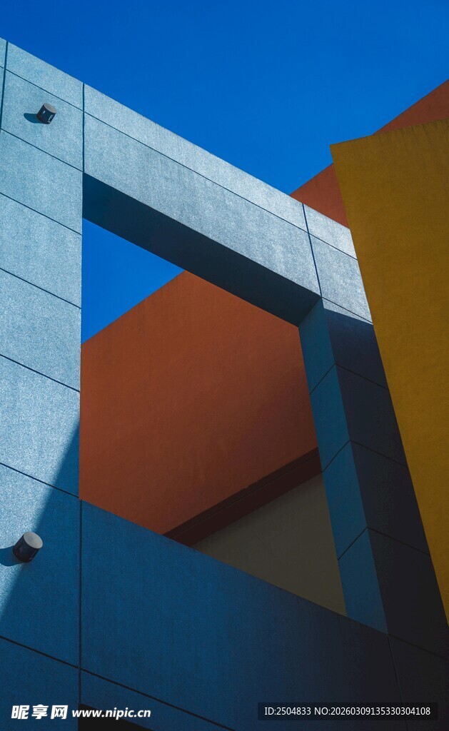 现代建筑外观独特视角