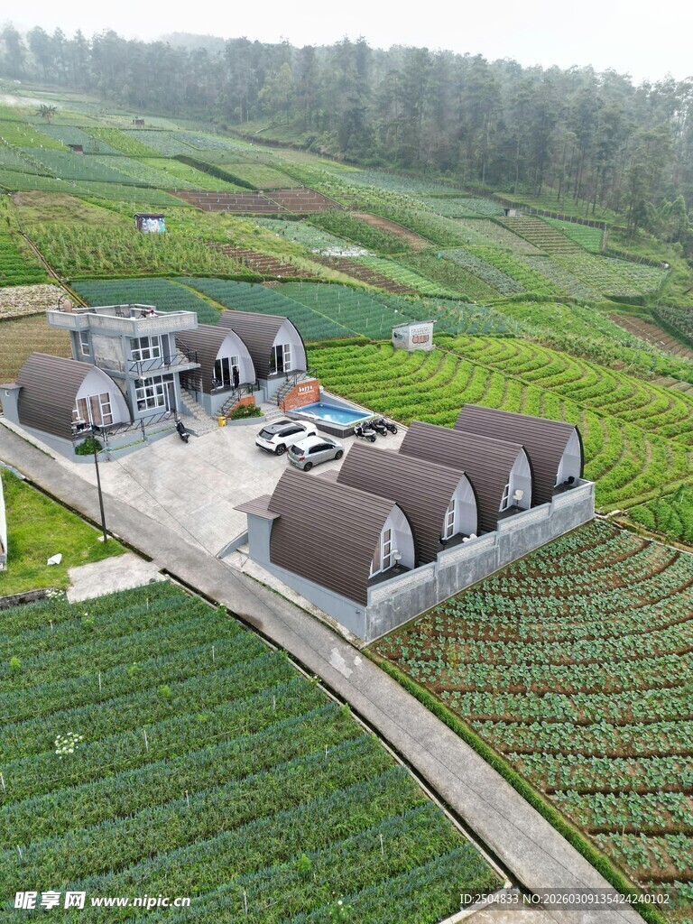 田园风建筑群俯瞰景象
