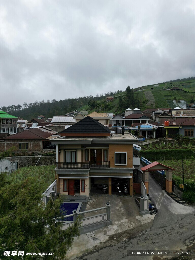 山间特色 居俯瞰景象