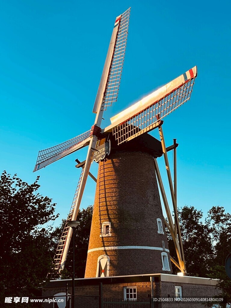 荷兰风车景观