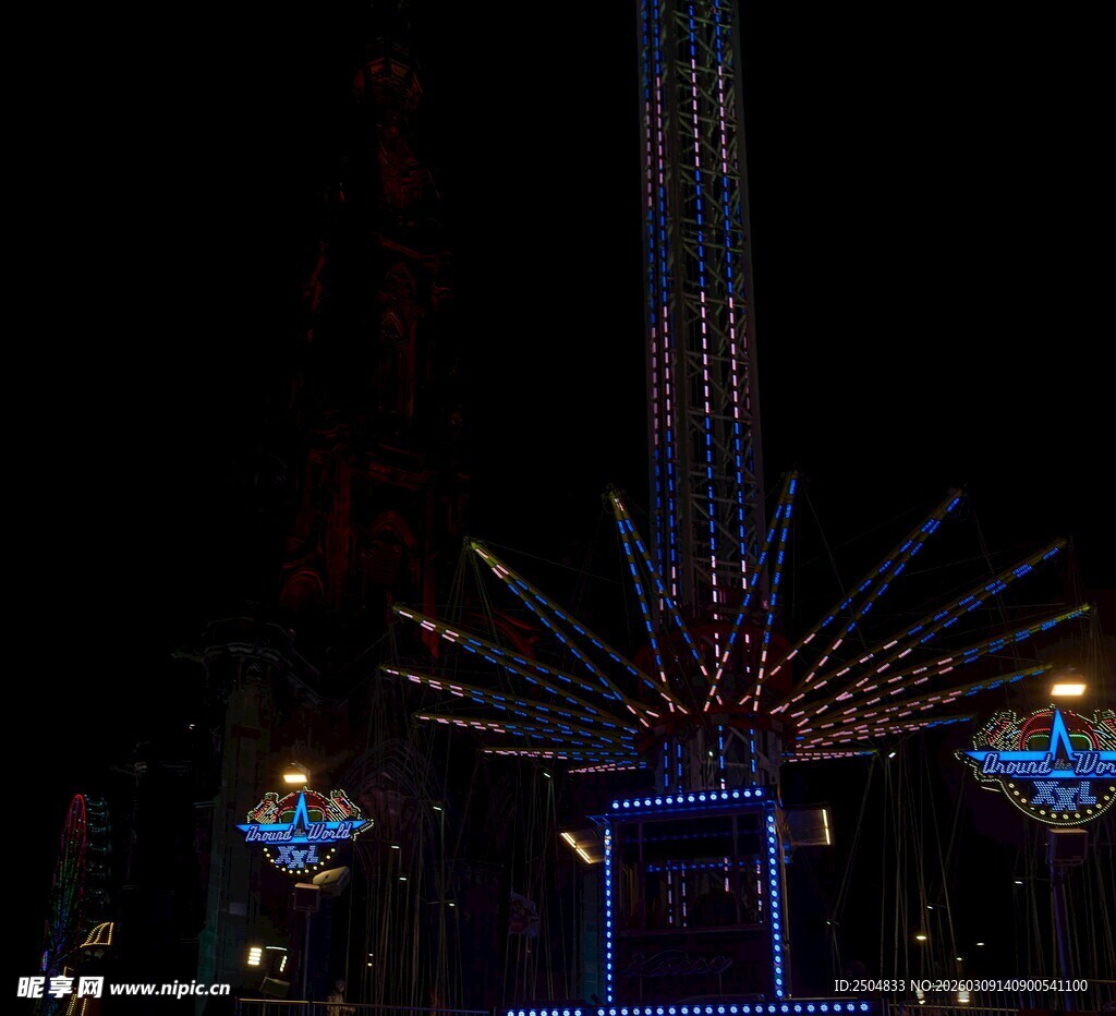 夜晚璀璨的摩天轮景观