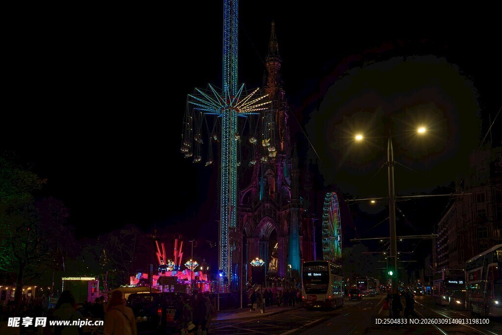 夜晚街头的绚丽灯光景观