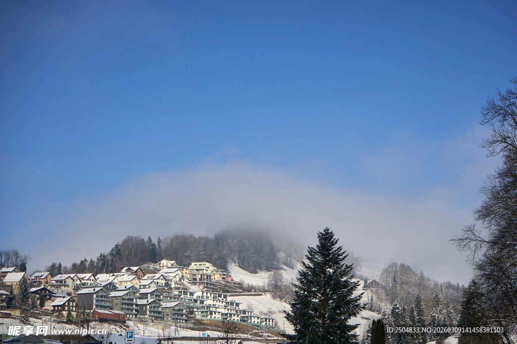 雪后山村美景
