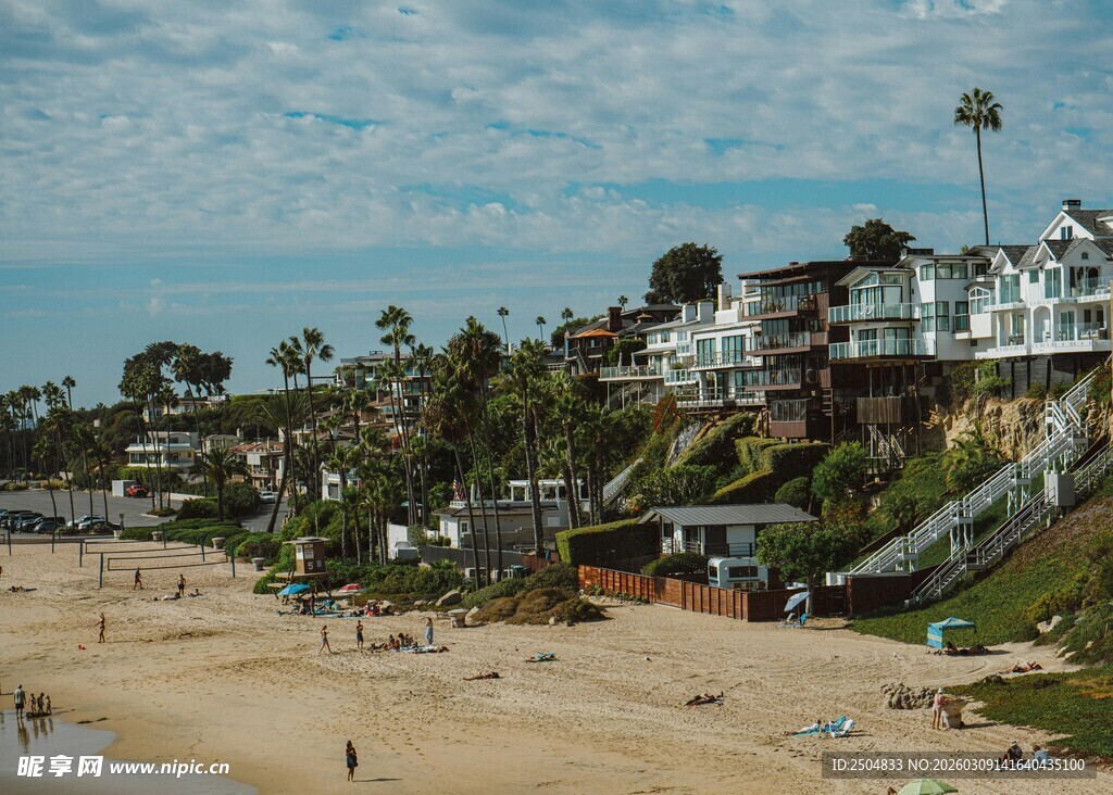 海滨小镇美丽沙滩风景