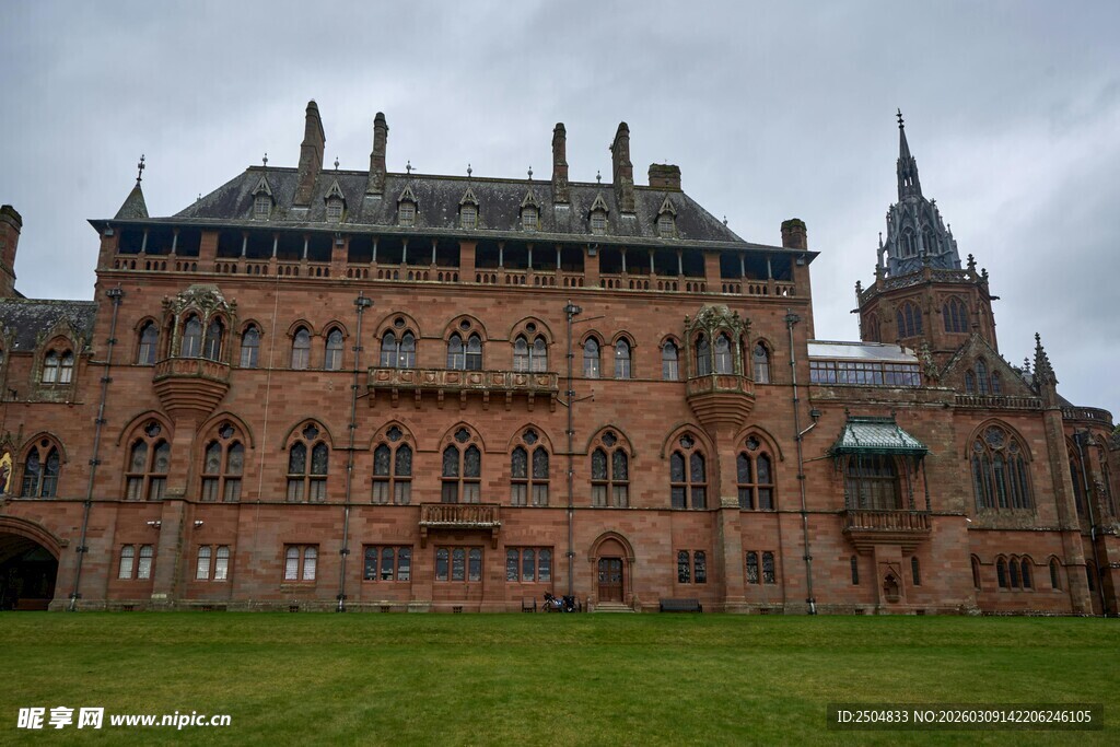 古老宏伟的欧式城堡建筑