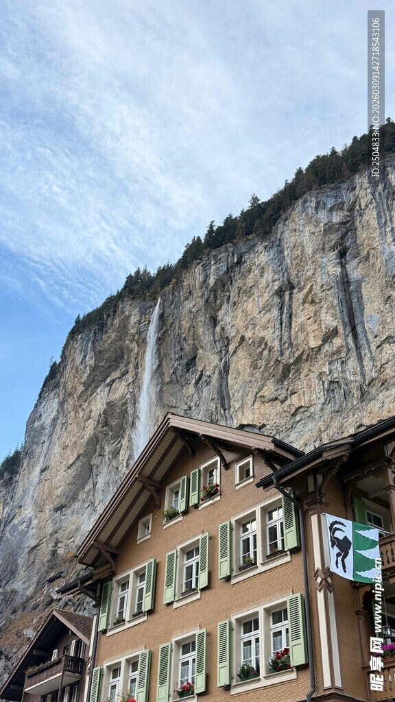 悬崖边的特色建筑