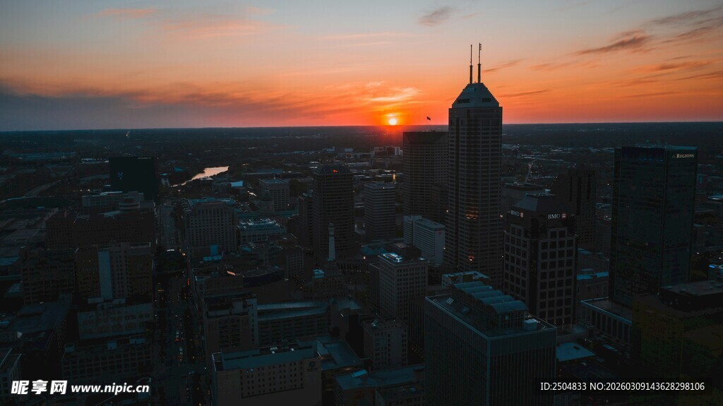 城市日落天际线美景