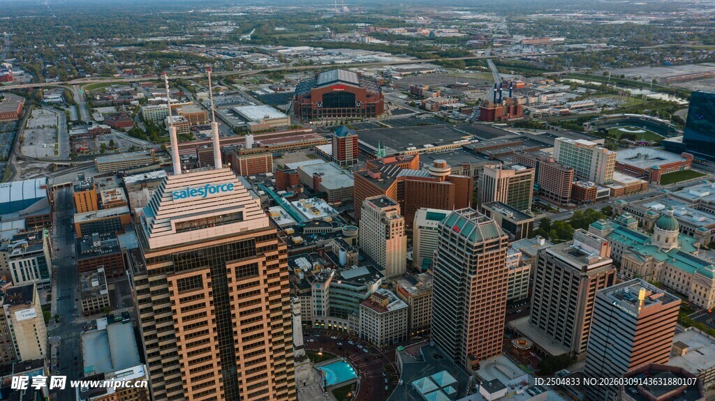 俯瞰繁华都市高楼景观