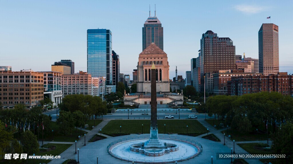 城市天际线与广场景观