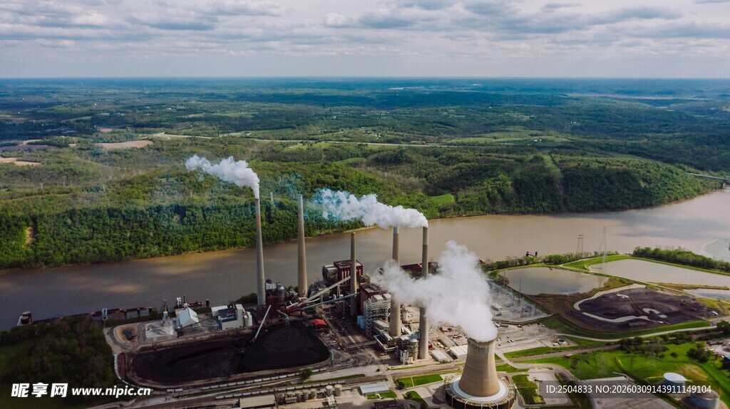 工业厂区的壮观空中景象