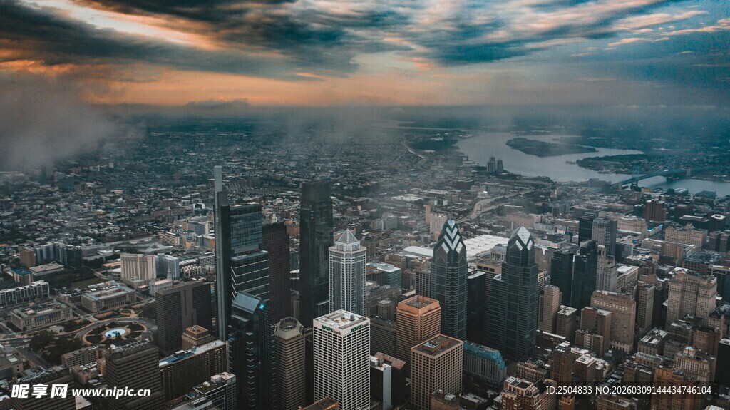 城市天际线 壮丽云端景观