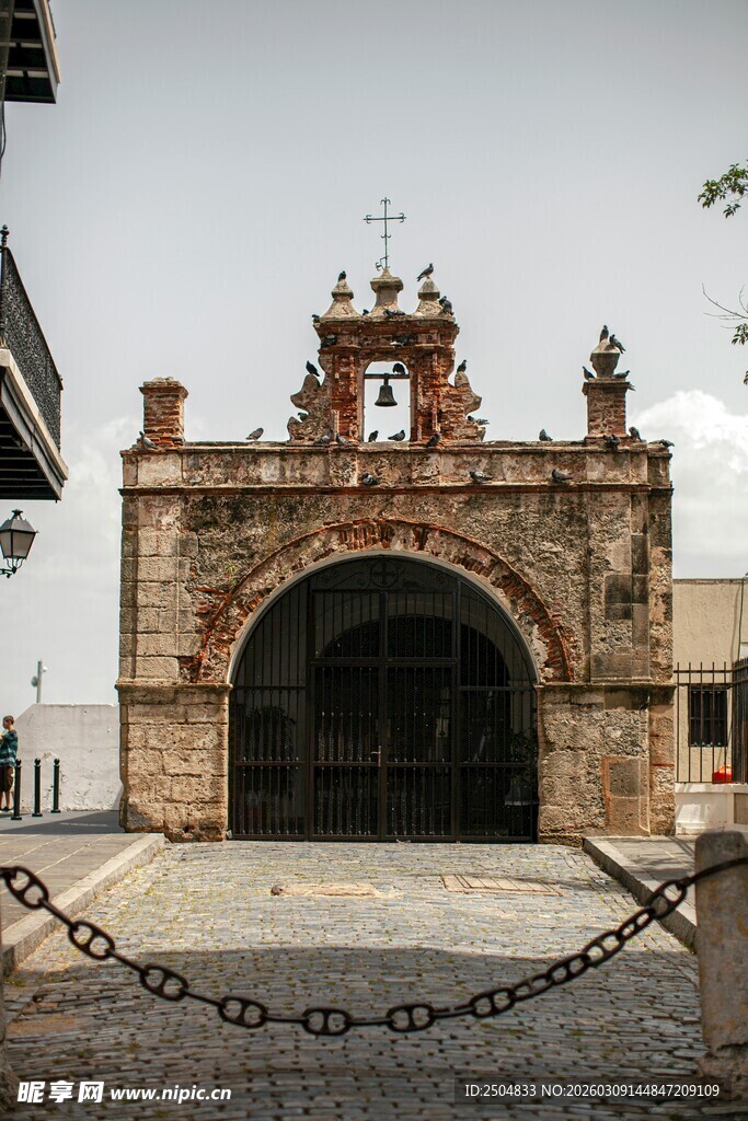 古老拱门建筑景观