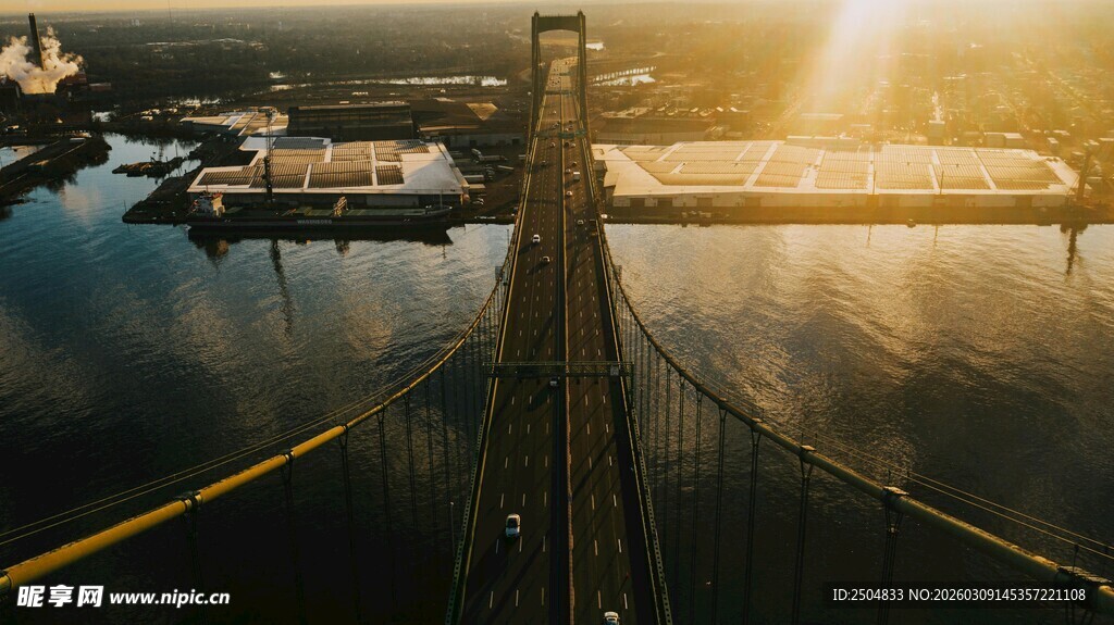 跨海大桥日出壮丽景观