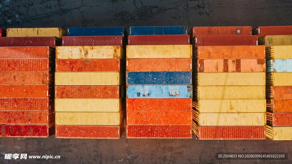 多彩砖块整齐排列