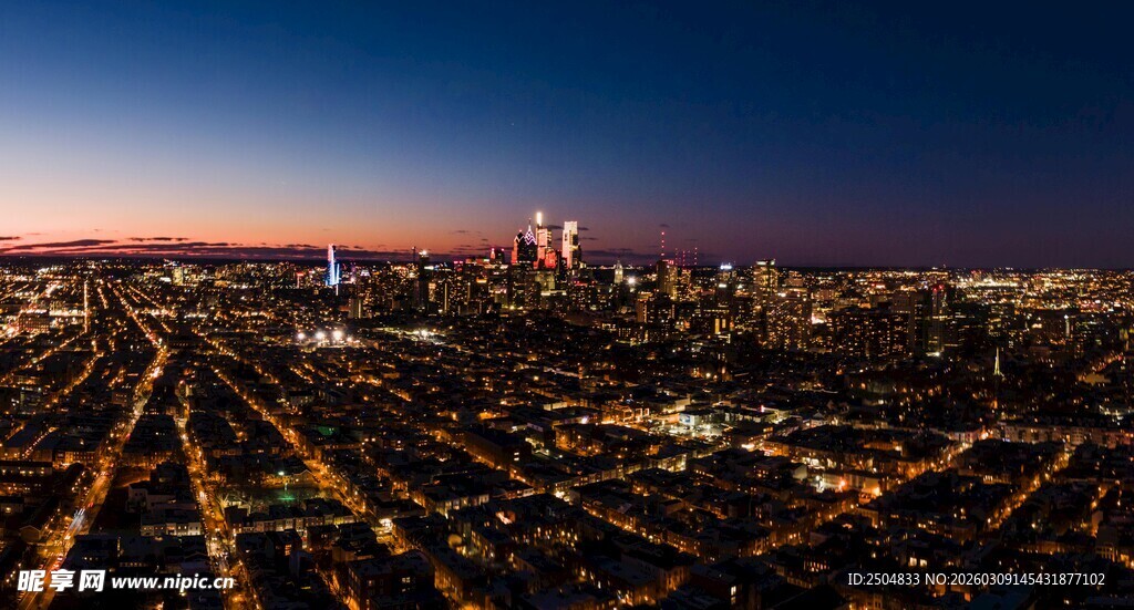 城市夜景俯瞰图