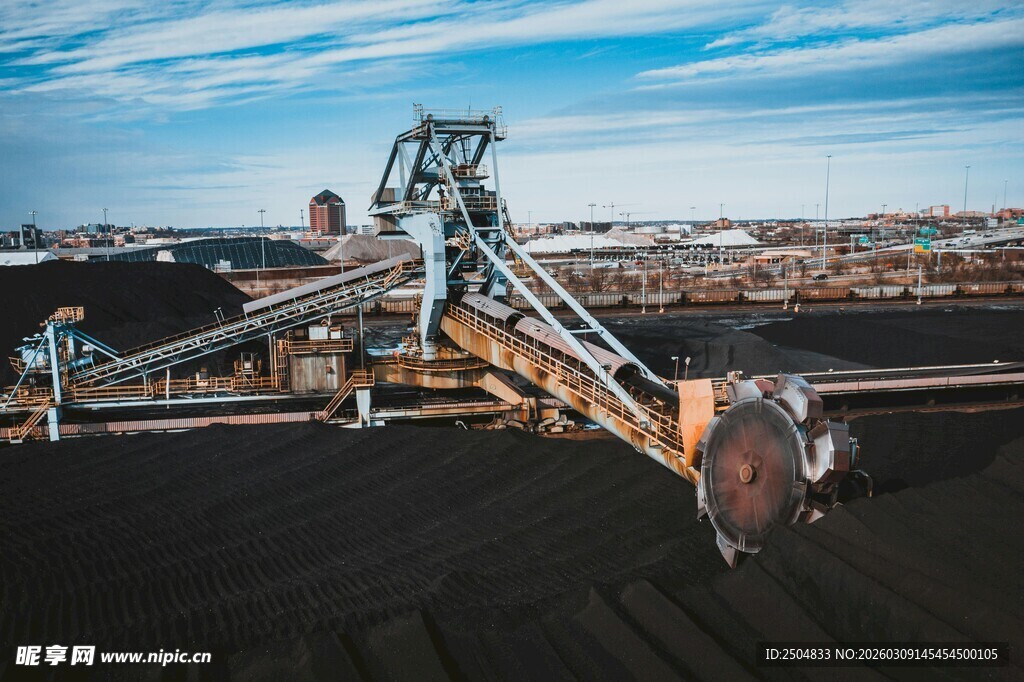 大型煤炭开采机械设备