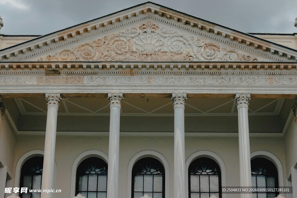 古典风格建筑外观特写